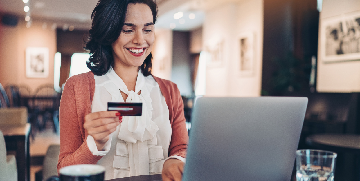 Jak-wybrać-platformę-e-commerce-Porównanie-modeli-SaaS_-open-source_-dedykowanych-i-Hummerce