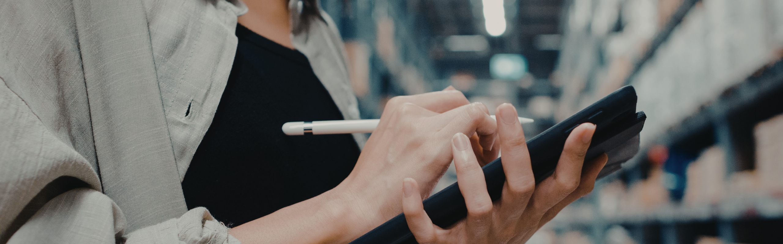 Inventory management using digital tablet in warehouse setting