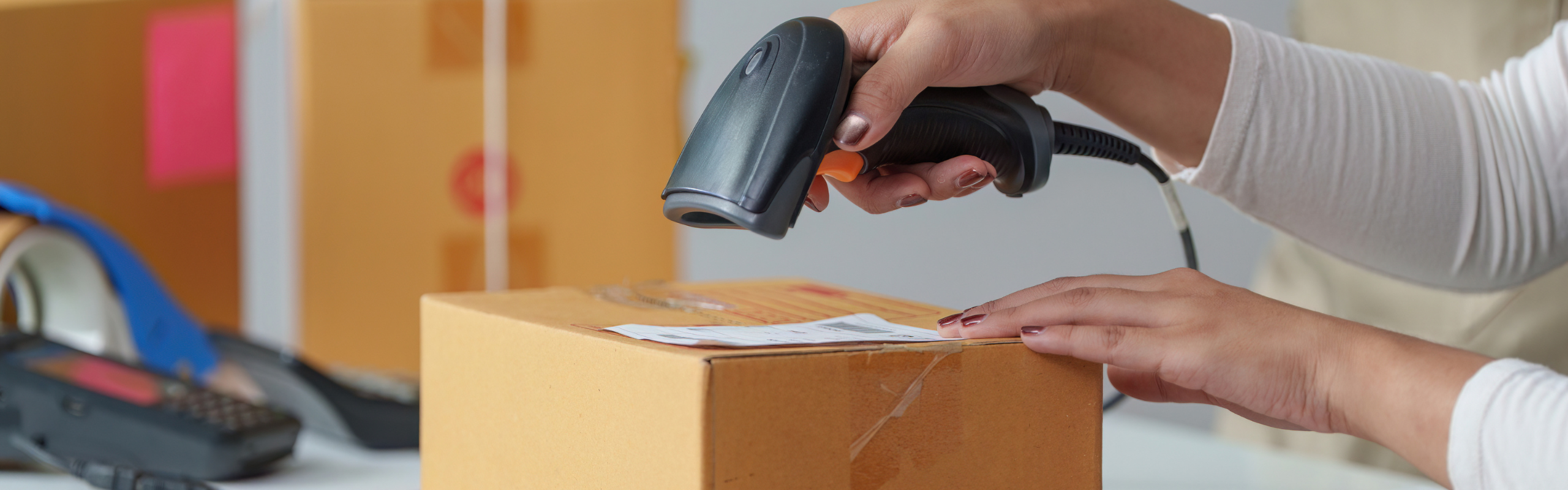 Efficient package labeling in e-commerce business